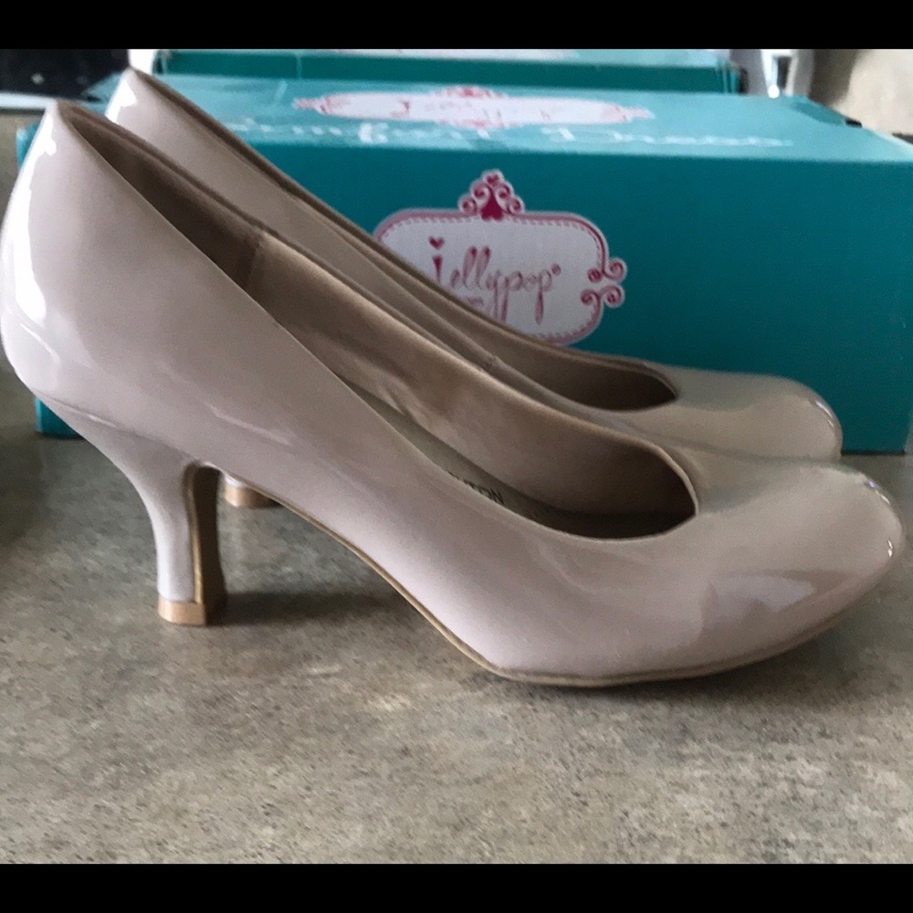 Beige/Cream Heels